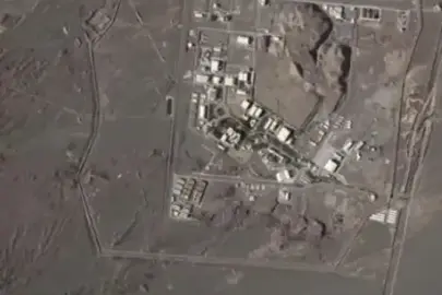 Hürmüz'de yüksek gerilim: ABD İran sınırındaki gemileri için 'Acil' kodlu uyarı yayımladı