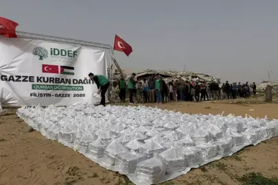 İDDEF, Gazze'de sıcak yemek dağıtımlarını sürdürüyor
