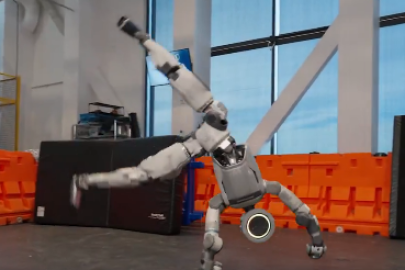 İnsansı robot Atlas takla attı. Hyundai Motor hisseleri arttı