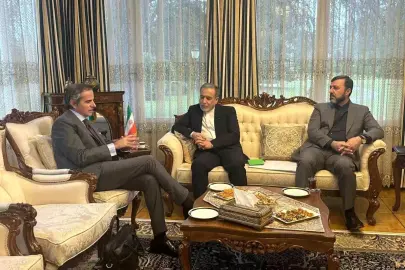 İran Dışişleri Bakanı Arakçi, UAEA Başkanı Grossi ile görüştü