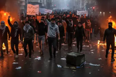 İran yine karıştı: Ekonomik krizle başlayan protestolar yeniden alevlendi