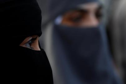 İspanya Kongresi'nde burka yasağı reddedildi