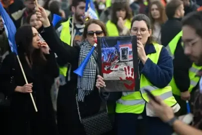 İspanya'da demiryolu çalışanları greve gitti: Seferler aksıyor