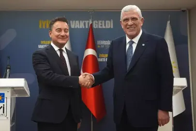 İYİ Parti Genel Başkanı Dervişoğlu, DEVA Partisi Genel Başkanı Babacan ile görüştü