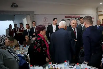 İzmir'de şehit yakınları ve gaziler "Büyük Aile Sofrası"nda buluştu