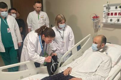 Kalp nakli bekleyen hasta yapay kalple hayata tutundu