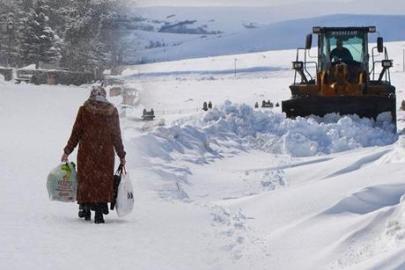 Kar kalınlığı 2 metreyi buldu! Onlarca köyle iletişim tamamen kesildi
