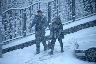 Kars ve Ardahan'da yoğun kar yağışı etkili oluyor