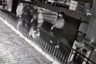 Küçükçekmece'de polis memuru ve eşini sokak ortasında darp edildi