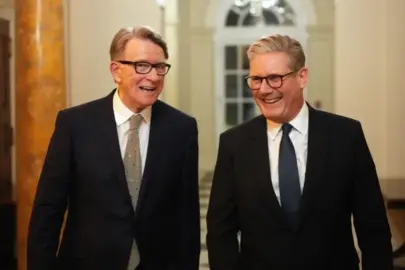 Mandelson–Epstein skandalı patladı, İngiliz hükümeti sallanıyor