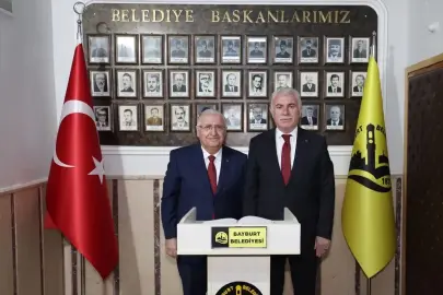 Milli Savunma Bakanı Güler, Bayburt Valiliğini ve Belediyesini ziyaret etti