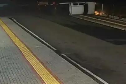 Osmaniye’de otomobil ile kamyonet çarpıştı: İki yaralı