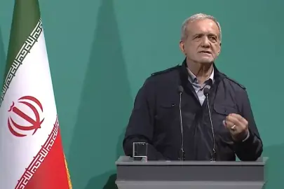 Pezeşkiyan: "Dünya güçleri bizi boyun eğmeye zorlamak istiyor"