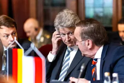 Polonyalı Bakan Kosiniak-Kamysz: "Savaş teknikleri şekilde değişiyor, uygun şekilde tepki vermeliyiz"