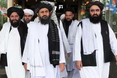 Taliban: Pakistan sınırındaki 15 askeri bölgeyi ele geçirdik