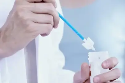 Tarama, aşı, erken tanı ve tütünden uzak yaşam kanserden korunmada etkin rol oynuyor