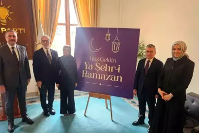 TBMM AK Parti Grubu'nda "Ramazan" süslemesi