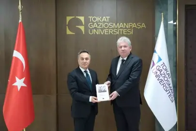 TOGÜ'de değişen dünya ve eğitim söyleşisi düzenlendi