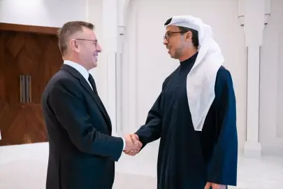 Türkiye'nin Abu Dabi Büyükelçisi Göktaş, BAE Devlet Başkan Yardımcısı Şeyh Mansur ile görüştü
