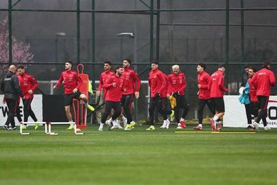 A Milli Takım'da Romanya hazırlıkları; Merih Demiral ile Zeki Çelik antrenmanda yer almadı