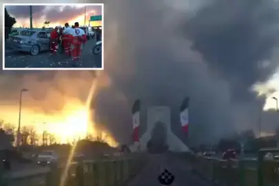 ABD ve İsrail, Tahran'daki Azadi Meydanı'nı vurdu