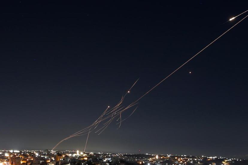 ABD'nin, İran'a yönelik saldırıları sürerken bazı füze stoklarında sıkıntı yaşadığı iddia edildi