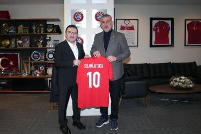 AK Parti Erzurum Milletvekili Altınok'tan, TFF Başkanı Hacıosmanoğlu'na ziyaret