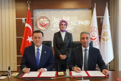 AK Parti'li Hatipoğlu'nun kente kazandıracağı "Kız Çocuk Evleri Sitesi" için protokol imzalandı