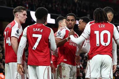 Arsenal yoluna doludizgin devam ediyor! Arsenal-Chelsea maçı sonucu: 2-1