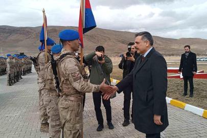 Bakan Çiftçi, asker ve vatandaşlarla bayramlaştı