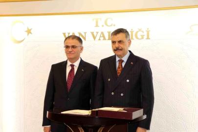 Bakan Çiftçi Van'da