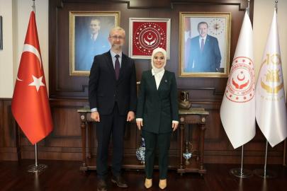 Bakan Göktaş, Ukrayna'nın Ankara Büyükelçisi Celal ile görüştü