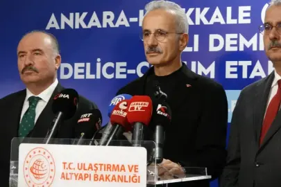 Bakan Uraloğlu'ndan 'Süper Hızlı Tren' müjdesi; Ankara-İstanbul arası 80 dakikaya düşüyor