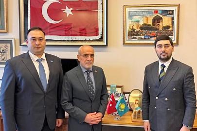 Cumhurbaşkanı Başdanışmanı Topçu, Kazakistan Halk Asamblesi Yardımcısı Akhmetov ile görüştü
