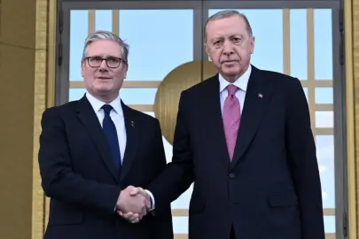 Cumhurbaşkanı Erdoğan, İngiltere Başbakanı Starmer ile görüştü