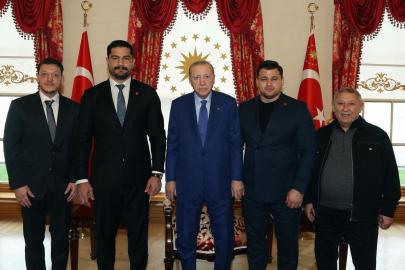 Cumhurbaşkanı Erdoğan, Türkiye Güreş Federasyonu Başkanı Taha Akgül'ü kabul etti