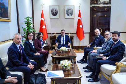 Cumhurbaşkanı Yardımcısı Yılmaz, Kanada Dışişleri Bakanı Anand'ı kabul etti