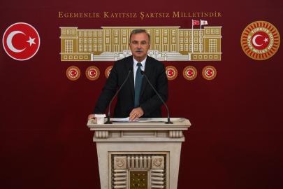 DEM Parti milletvekilleri Meclis'te basın toplantısı düzenledi