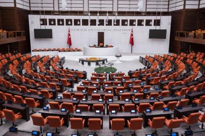 Doğum izni ve sosyal medya düzenlemesi Komisyon'a geliyor