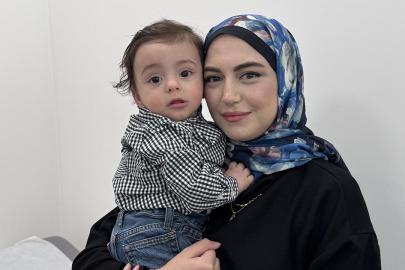 Doktorlar zamanla yarıştı: Hem bebeğini doğurdu hem lösemiyi yendi