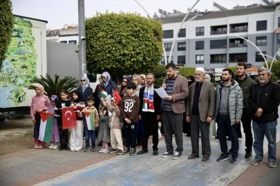 Fethiye'de Filistin ve İran'da ölen çocuklar için protesto gösterisi yapıldı