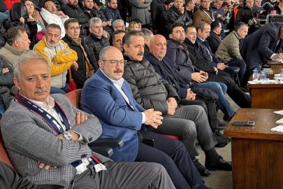 Fethiyespor-Bursaspor mücadelesini Varank ile Çelik tribünden izledi