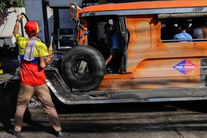 Filipinler'de ulaşım sendikaları artan yakıt fiyatlarına karşı iş bıraktı