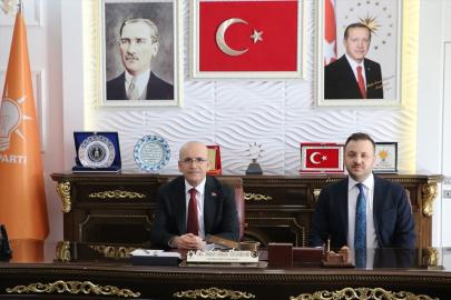 Hazine ve Maliye Bakanı Şimşek, Siirt'te ziyaretlerde bulundu