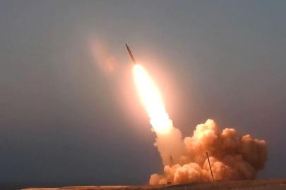 İran, ABD radarları gibi önemli hedeflere saldırmak için birçok füzeyi yedekte tutuyor