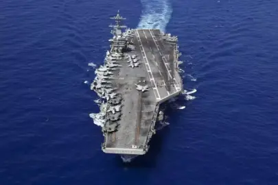 İran: ABD uçak gemisi USS Abraham Lincoln İHA'larla hedef alındı