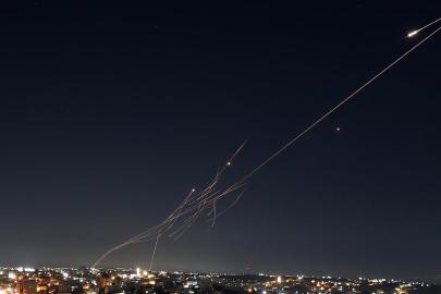 İran, İsrail'in Ben Gurion Havalimanı'ndaki 3 özel uçağı vurdu