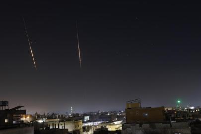 İran'ın misillemesinin ardından Tel Aviv'de patlama sesleri duyuldu