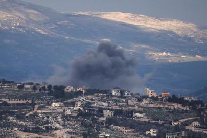 İşgalci İsrail, Lübnan'ın güneyindeki beldelere hava ve topçu saldırıları düzenledi