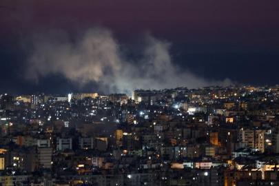 İşgalci İsrail ordusu Lübnan'a hava saldırıları başlattığını duyurdu